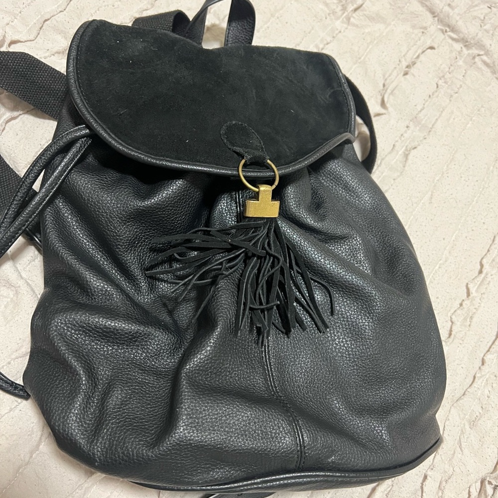Vintage Urban Outfitters black leather backpack